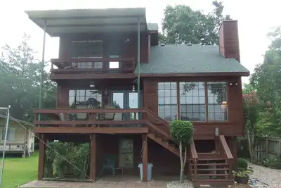 Image de Votre maison de vacances au bord du lac avec son propre quai!