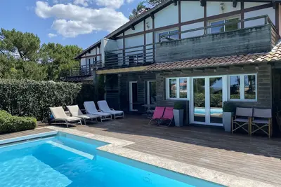 Superbe maison Pyla sur mer : piscine chauf. , vue bassin et accès plage direct