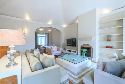 Image de Appartement luxueux de 2 chambres à coucher avec vue sur le golf près de la plage de Quinta do Lago