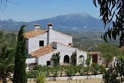 Image de Grande Ferme andalouse, vue imprenable, piscine et jardins, près de Parc naturel