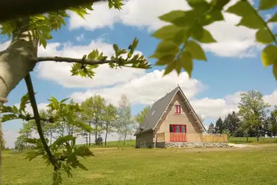 Image de Châlets du Puy des Fourches à Marcolès
