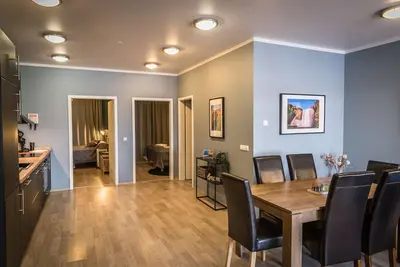 Image de Spacieux, tout nouvel appartement de 2 chambres au bord de la mer avec vue sur l'océan