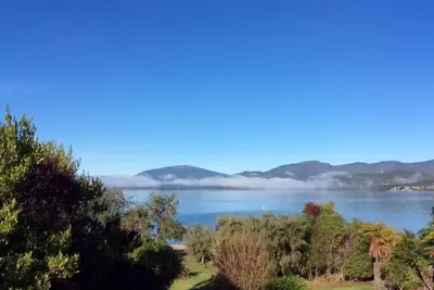 Image de Vue sur le lac, niveau du lac, bord du lac