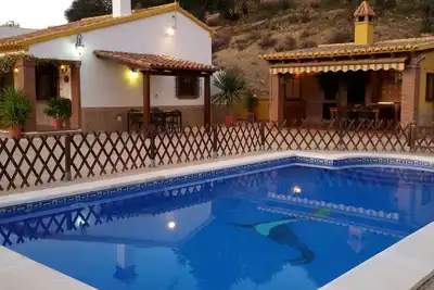 Image de Idéal pour les familles. Piscine privée Maison andalouse Très proche de Málaga