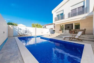 Image de Villa neuve Ema avec piscine privée, à 300 m de la plage de sable