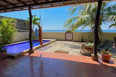 Image de Casa Linda - maison en bord de mer avec piscine située dans le centre de Las Peñitas!
