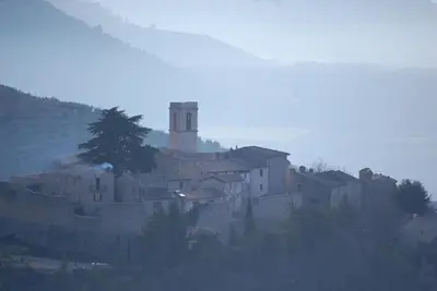 Image de Maison de la tour indépendante dans l'ancien château