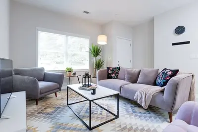 Image de West Midtown Apartment (1st Floor) - Walk to Ga Tech, fibre wifi, parking gratuit