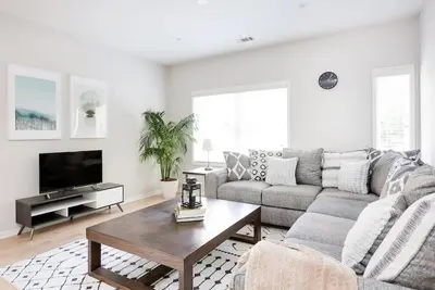 Image de West Midtown Apartment (2nd Floor) - Walk to Ga Tech, wifi gratuit et parking