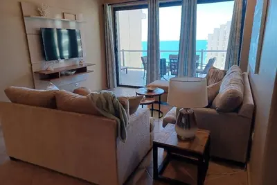 Image de Condo 2br 2ba joliment décoré avec une vue fantastique sur l'océan!