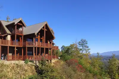 Image de Majestic Mountaintop Retreat- Breathtaking Views, Luxury Lodge sur Pigeon Forge