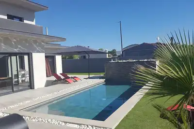 Image de Superbe villa contemporaine neuve avec piscine privee a 400 m de la mer