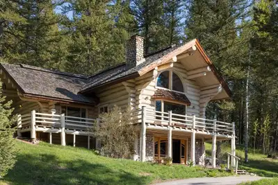 Image de Soyez le premier à louer ce chalet de luxe confortable dans les bois pour l'été 2019!