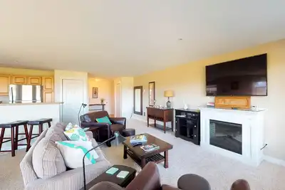 Image de Nouvelle Liste! Condo en bord de mer w / terrasse, accès à la plage et piscine / bain à remous / salle de gym-1 chien Ok