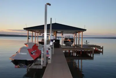 Image de Réservez cette magnifique maison au bord du lac Cayuga cet automne et faites des économies!