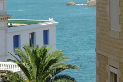 Hyper Centre Biarritz, Studio- 40 M2, Vue Mer, plage 3 mn à pied, Wifi  gratuit
