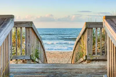 Image de Oceanfront Margaritaville Cabana - parfait pour 2