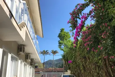 Image de Appartement dans une résidence fermée idéal pour les familles, avec place de parking.