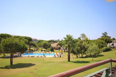 Image de Bel appartement rénové de 2 chambres et 2 salles de bains avec A / C en Algarve