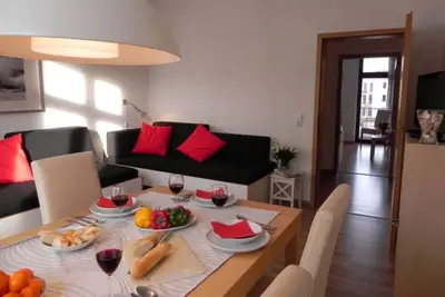 Image de Appartement 3 pièces \"Théâtre Ii\", appartement idéalement situé dans la maison de style wilhelminien