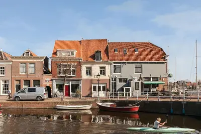 Image de Maison dans le centre d'Alkmaar, sur le système kanalen (Option: avec le bateau)