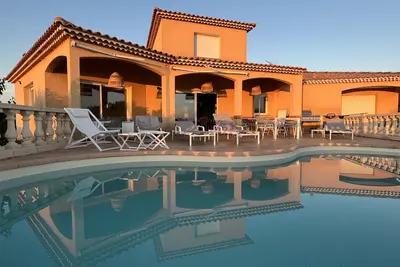 Image de Superb air-conditioned villa with private pool and breathtaking sea/mountain views