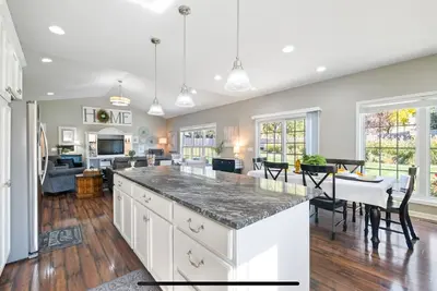 Image de One Street, 3 Huge Homes / Lac / Parc aquatique 1 mile - Réunions no 1 d'Omaha