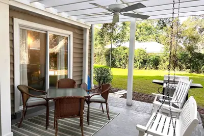 Image de Superbe condo plage / village - Piscine Chauffee, salle de fitness, étang de pêche - 4 lits