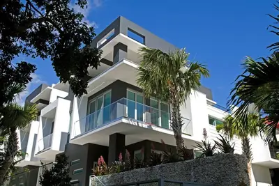 Image de 2110 Brickell Ave # 1househouse