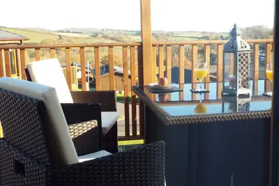 Image de Luxe 2 4 ou 6 personnes Animaux acceptés Lodge cw Hot Spa 5 * Devon Hills Country Park