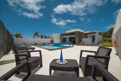 Image de Villa de 3 chambres, 3 salles de bains, avec piscine privée, Wifi, Playa Blanca, Lanzarote