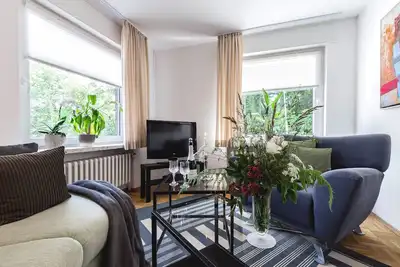 Image de Appartement neuf dans un emplacement privilégié au-dessus de la vieille ville, idéal pour les couples, WiFi, parking