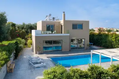 Image de Villa Meliti, à 300 mètres de la plage de sable de Kalamaki, à 5 km de la ville de La Canée