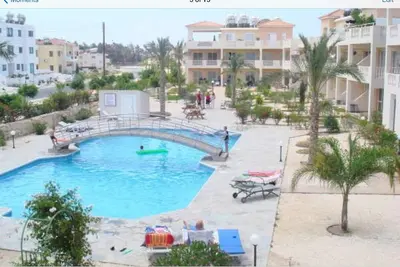 Image de Luxueux appartement au rez-de-chaussée donnant sur la piscine