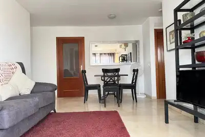 Image de Appartement avec vue sur mer, garage privé, piscine commune, équipement de standing et Wi-Fi gratuit