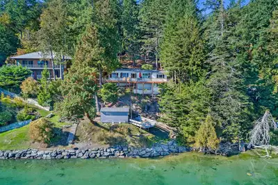 Image de Nouvellement LISTÉ! Accueil Waterfront! Accès à la plage! Près du port de Roche!