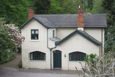 Image de Camp Hill. Cottages de charme dans des jardins isolés de domaine privé historique