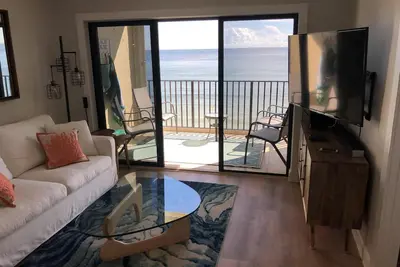 Image de Luxueux condo penthouse avec vue sur l'océan, le rivage et l'intercostal