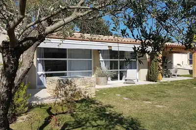 \"Campagne en ville \"Gite avec piscine chauffée et jacuzzi\"  \" 3 étoiles \"