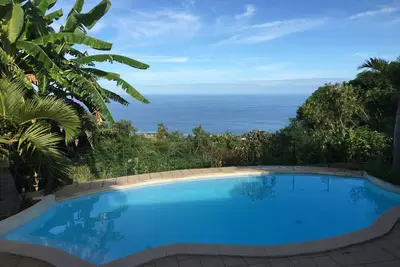 Image de Villa familiale entre océan et montagnes, grand terrain de 1600 m², arboré