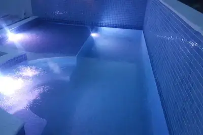 Image de Moderne, 4 Suites C / Air Cond Split, Wi-Fi, Ciel, Piscine Solarium. Proche De La Plage