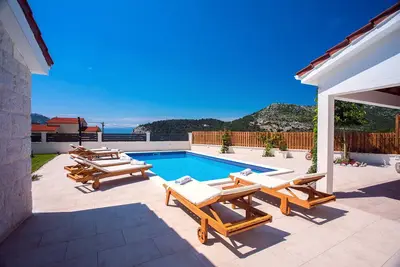 Image de Nouveau! Villa Lucky Dream avec piscine privée