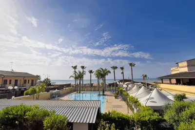 Image de Confortable appartement pour 4 personnes avec Wifi, piscine, climatisation, Tv et balcon