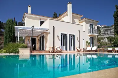 Image de Hortensia Villa with Marvelous Multi-Level Garden