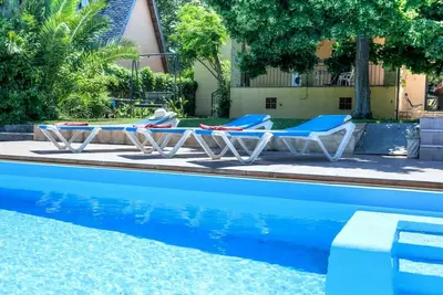 Image de Maison de vacances privée avec Wifi, piscine privée, Tv, patio, vue panoramique, parking