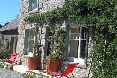 Image de Maison de famille dans le pays avec piscine, de beaux jardins privés. 8 personnes