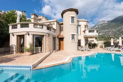 Charmante villa de luxe avec piscine privée et vue sur Kalkan