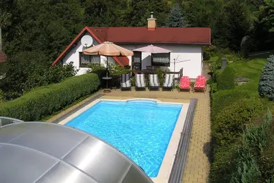 Image de Maison confortable avec grande piscine dans un paradis en Bohème