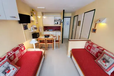 Image de Studio cabine cosy avec balcon, bien équipé, accès rapide aux pistes et commerces – Montchavin Les Coches