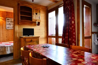 Image de Charmant appartement rénové 2/3 pièces pour 5 pers, proche pistes et commerces, parking gratuit